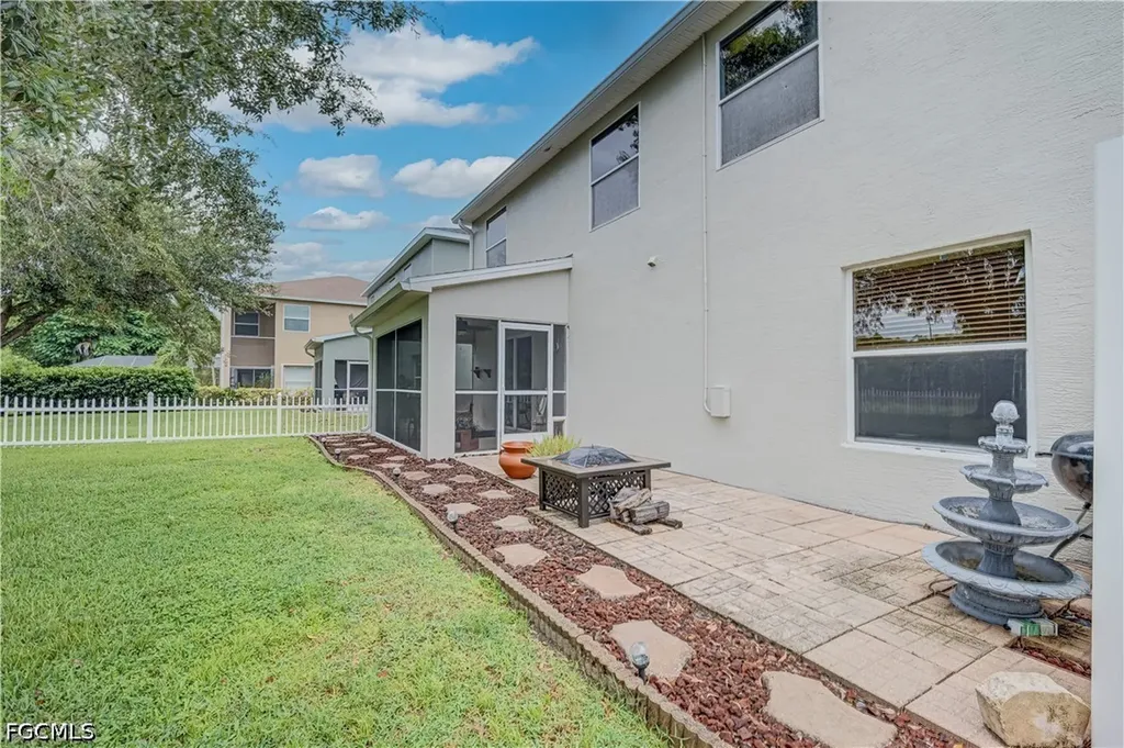 8889 Fawn Ridge Drive Fort Myers FL 33912