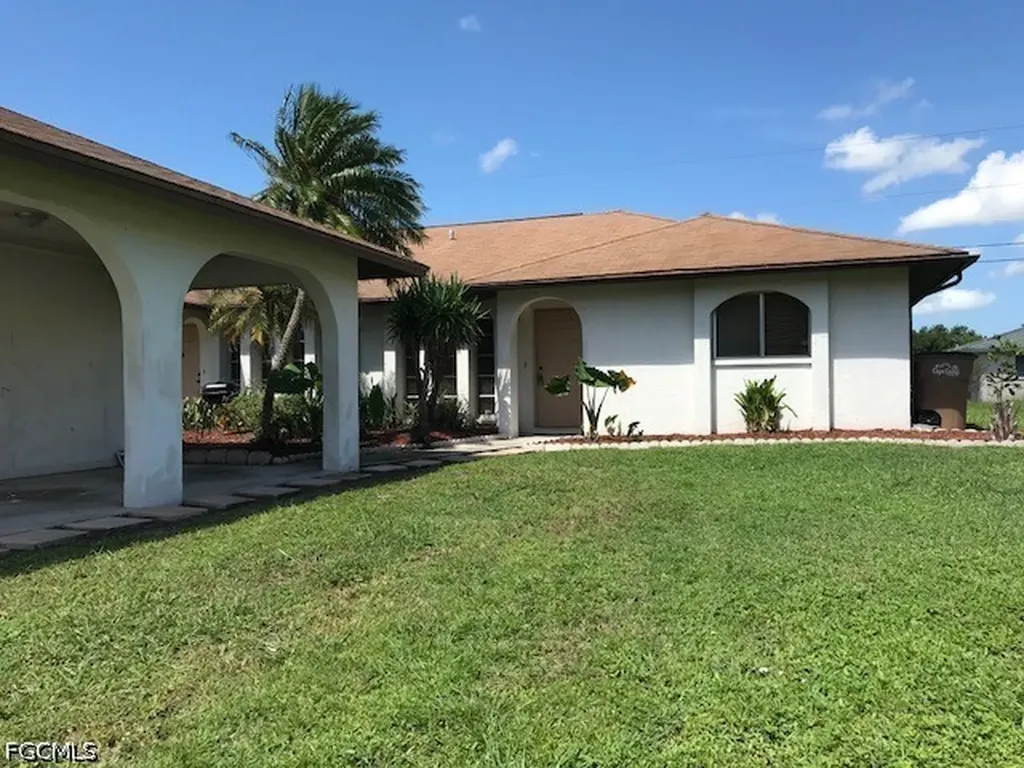 30 SE 24th Avenue Cape Coral FL 33990