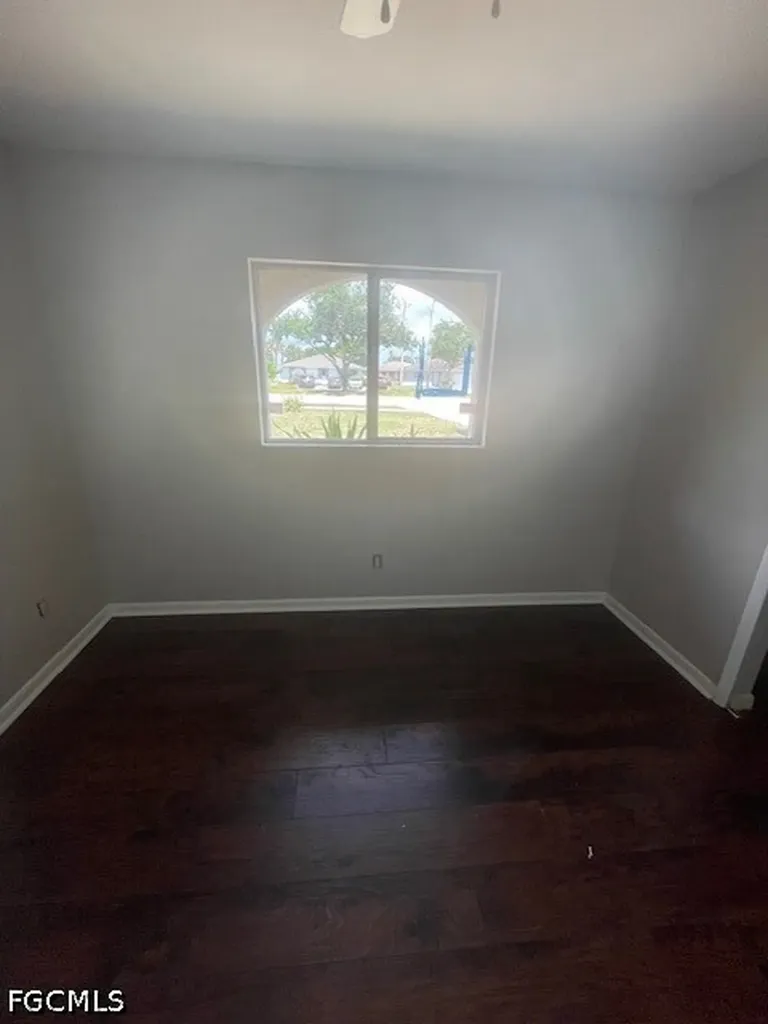 30 SE 24th Avenue Cape Coral FL 33990