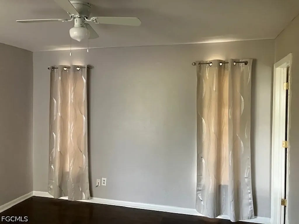 30 SE 24th Avenue Cape Coral FL 33990
