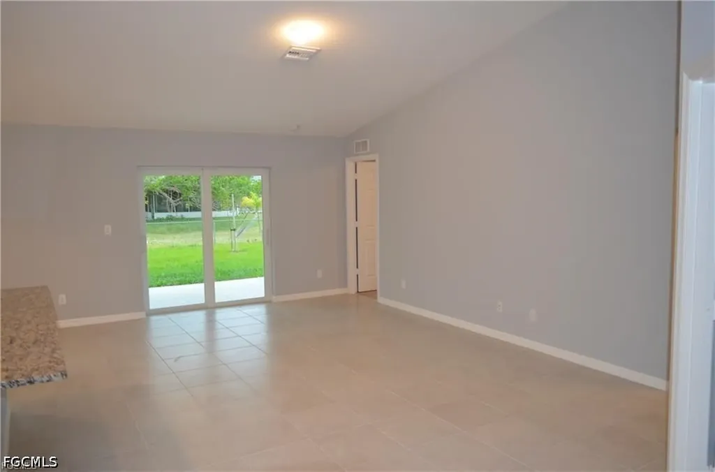 1127 NE 10th Street Cape Coral FL 33909