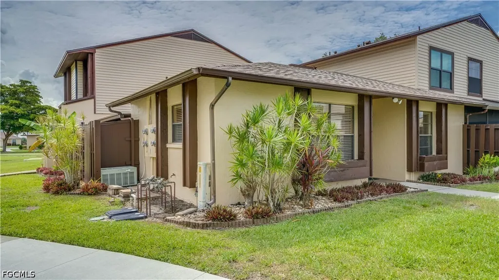 1220 SE 6th Terrace Cape Coral FL 33990