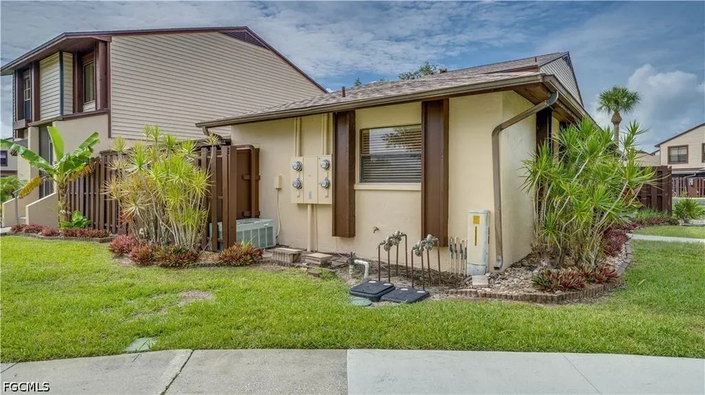 1220 SE 6th Terrace Cape Coral FL 33990