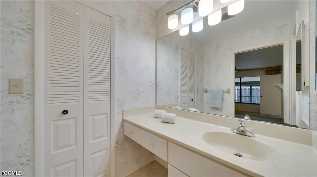 1220 SE 6th Terrace Cape Coral FL 33990