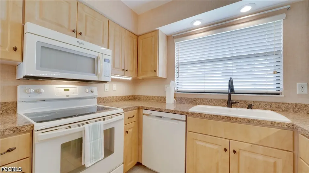 1220 SE 6th Terrace Cape Coral FL 33990