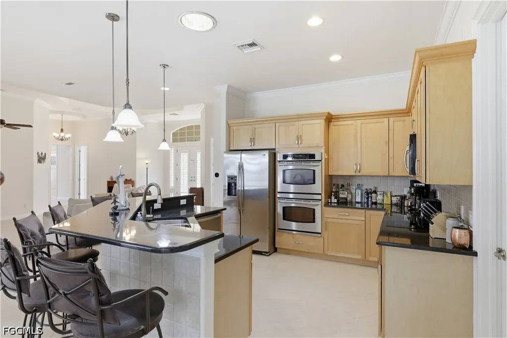 3622 Oasis Boulevard Cape Coral FL 33914