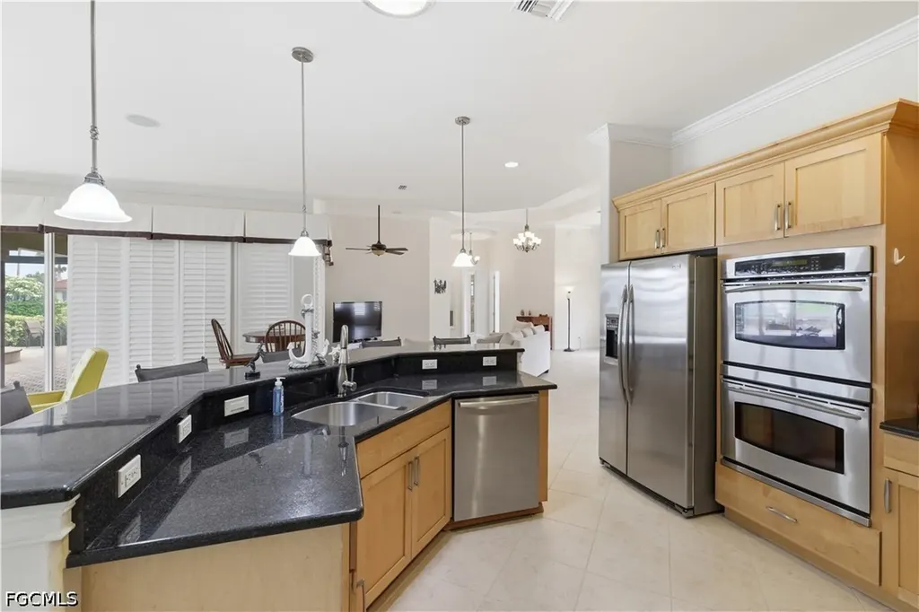 3622 Oasis Boulevard Cape Coral FL 33914