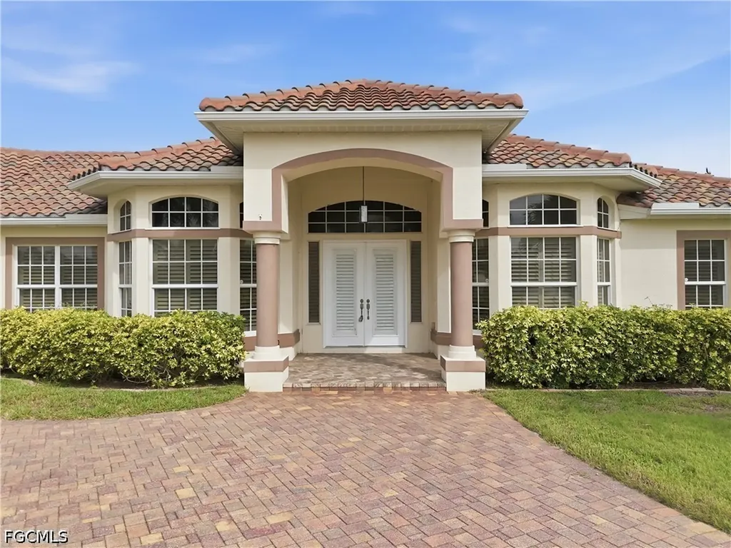 3622 Oasis Boulevard Cape Coral FL 33914