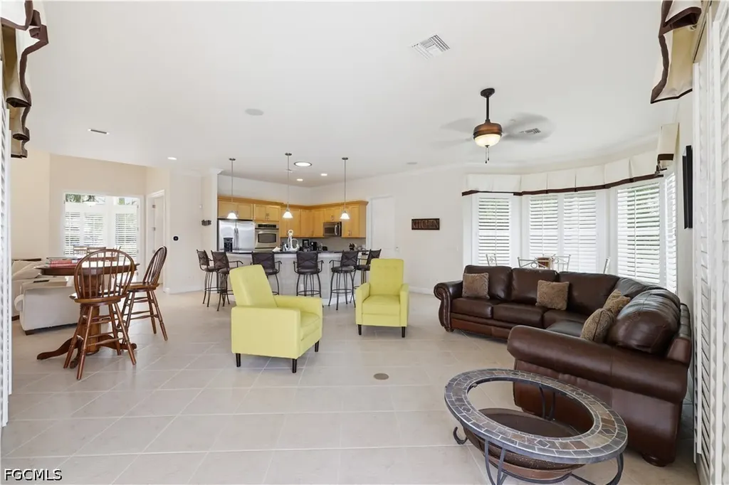 3622 Oasis Boulevard Cape Coral FL 33914