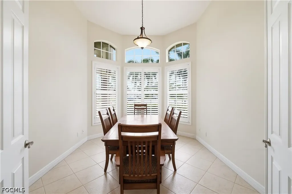 3622 Oasis Boulevard Cape Coral FL 33914