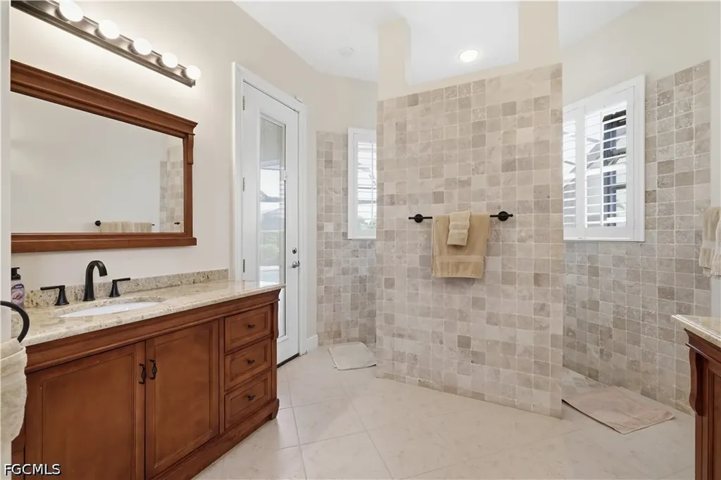 3622 Oasis Boulevard Cape Coral FL 33914