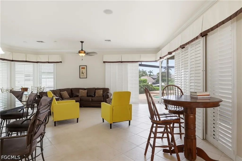 3622 Oasis Boulevard Cape Coral FL 33914