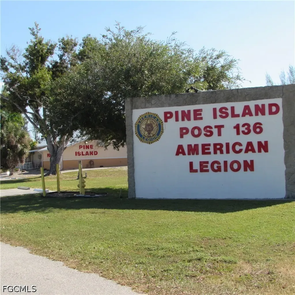 4072 Stringfellow Road St. James City FL 33956