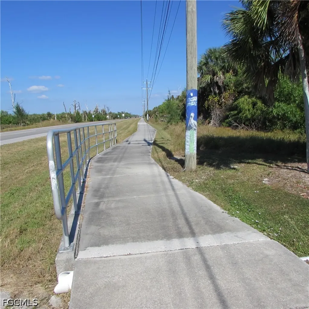 4072 Stringfellow Road St. James City FL 33956