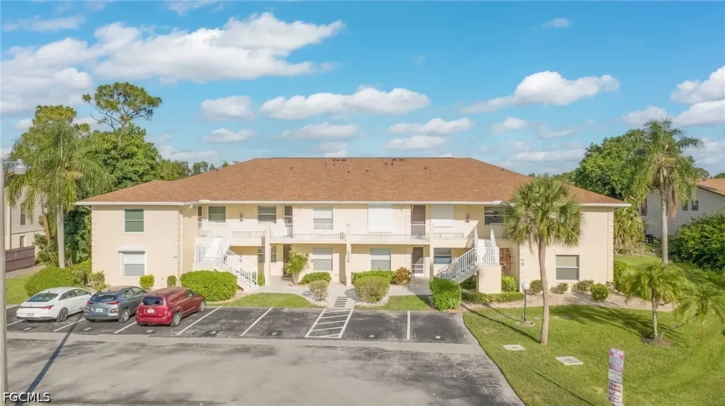 5709 Foxlake Drive North Fort Myers FL 33917