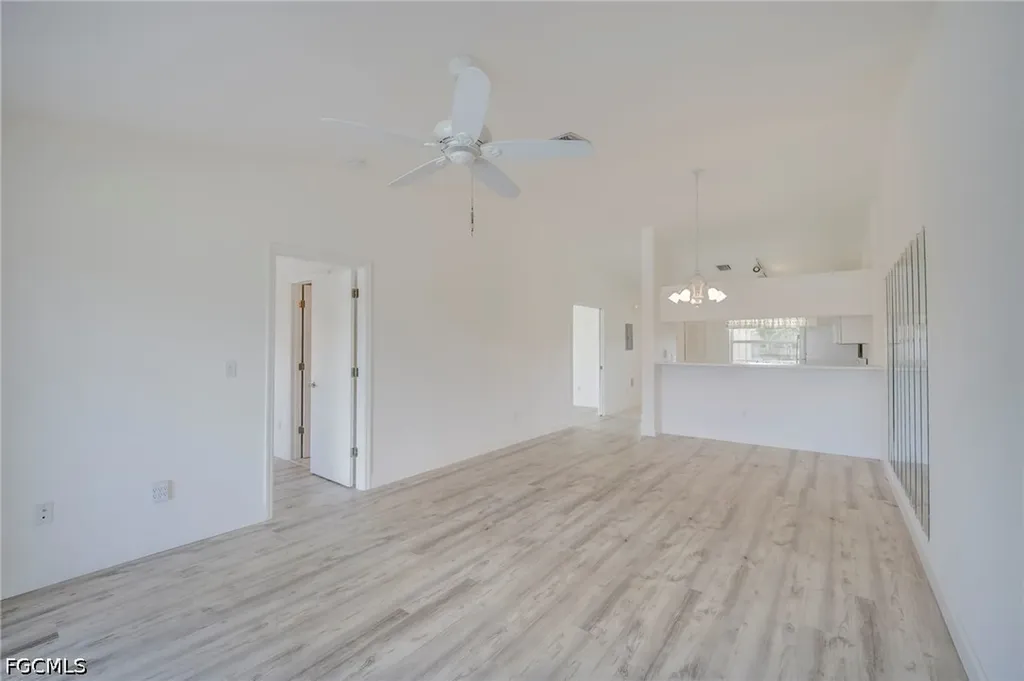 5709 Foxlake Drive North Fort Myers FL 33917