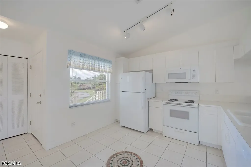 5709 Foxlake Drive North Fort Myers FL 33917