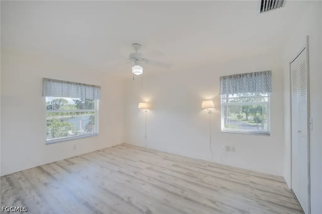 5709 Foxlake Drive North Fort Myers FL 33917