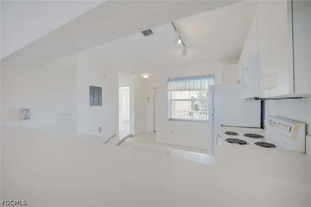 5709 Foxlake Drive North Fort Myers FL 33917