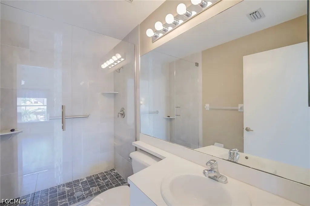 5709 Foxlake Drive North Fort Myers FL 33917