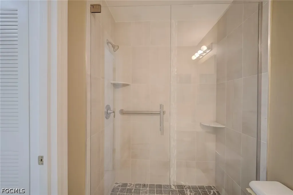 5709 Foxlake Drive North Fort Myers FL 33917