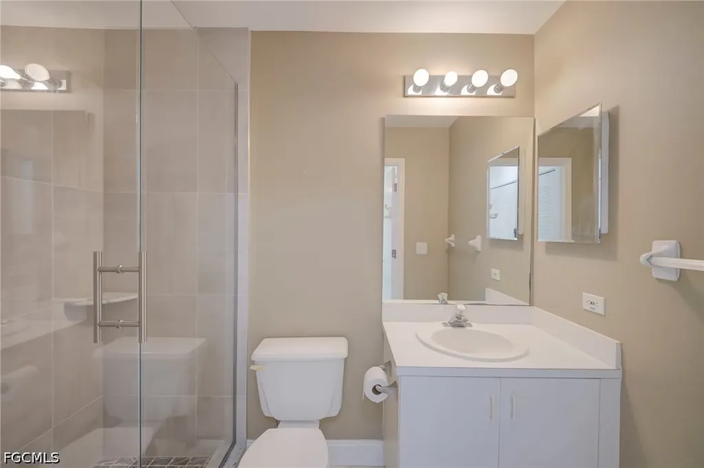 5709 Foxlake Drive North Fort Myers FL 33917