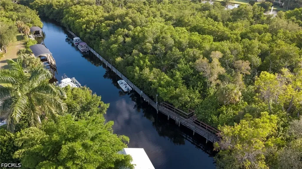 5709 Foxlake Drive North Fort Myers FL 33917