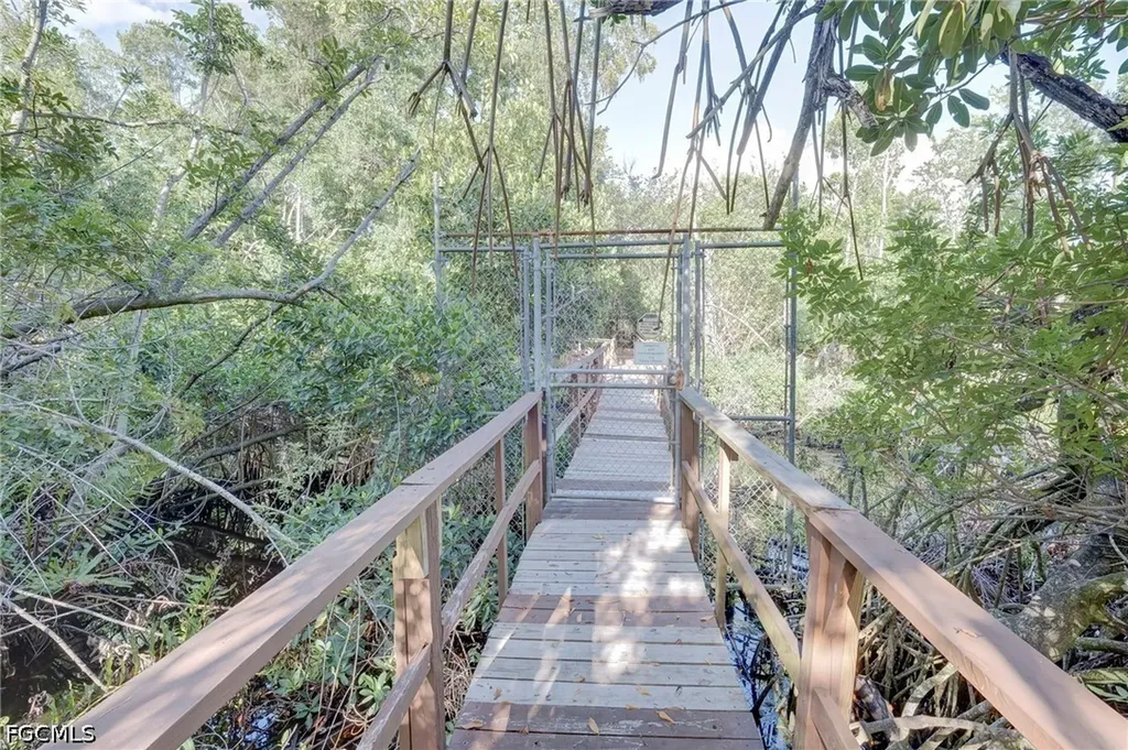 5709 Foxlake Drive North Fort Myers FL 33917