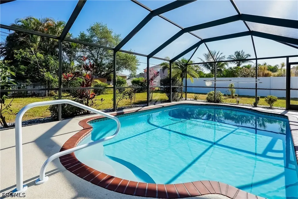 405 SE 8th Terrace Cape Coral FL 33990