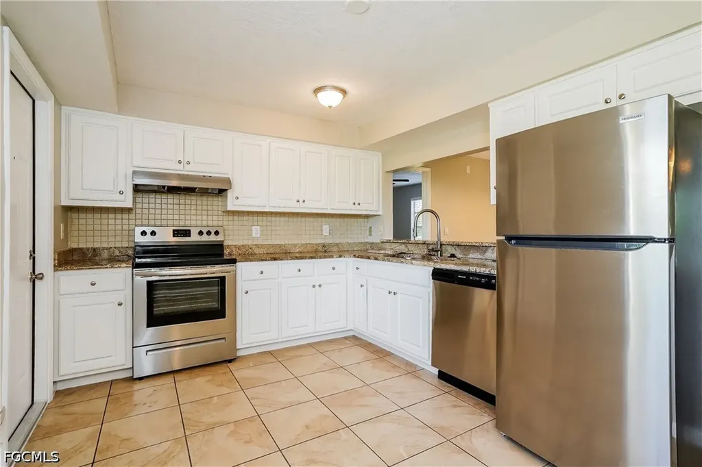 405 SE 8th Terrace Cape Coral FL 33990
