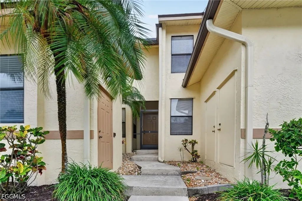 Fort Myers FL, 15206 Parkside Drive, Unit 102