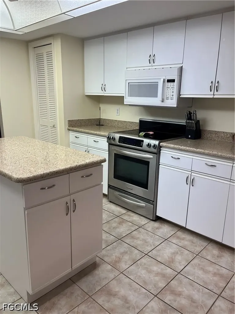 3289 Clubview Drive North Fort Myers FL 33917