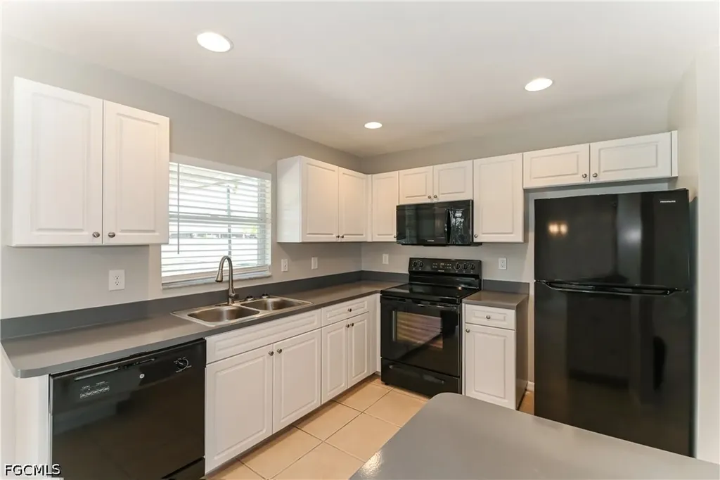 162 SE 18th Street Cape Coral FL 33990