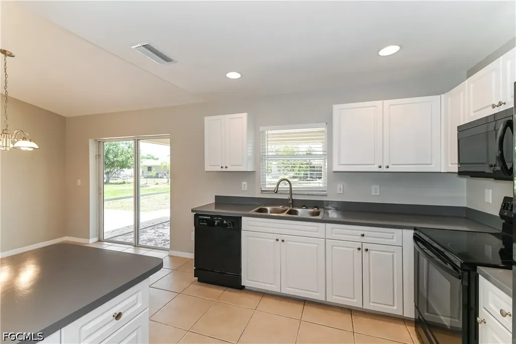 162 SE 18th Street Cape Coral FL 33990