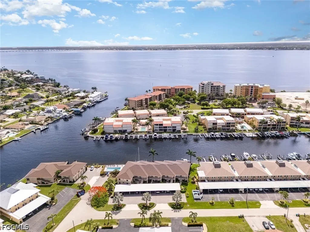 4001 SE 19th Place Cape Coral FL 33904