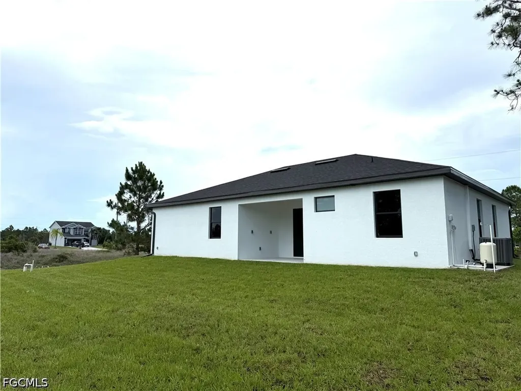 1134 Holmes Avenue S Lehigh Acres FL 33974