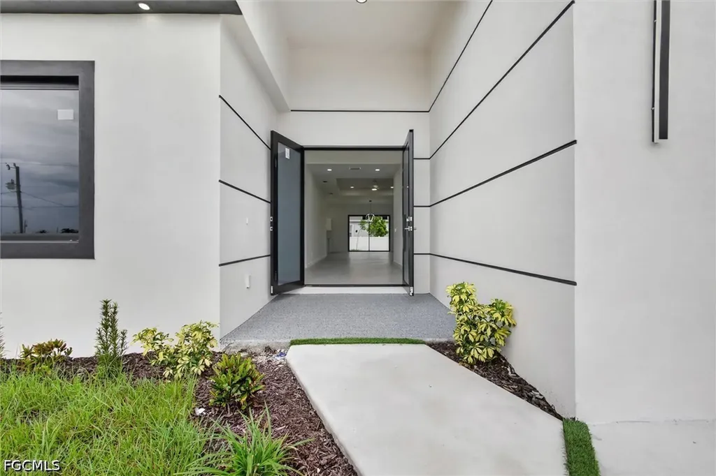 2441 NW 8th Terrace Cape Coral FL 33993
