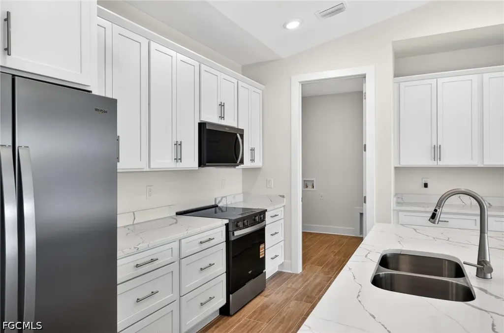 3033 SW 11th Place Cape Coral FL 33914