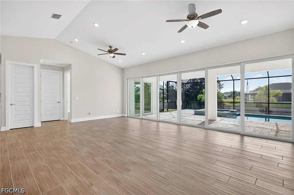 3033 SW 11th Place Cape Coral FL 33914