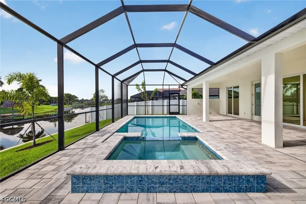 3033 SW 11th Place Cape Coral FL 33914