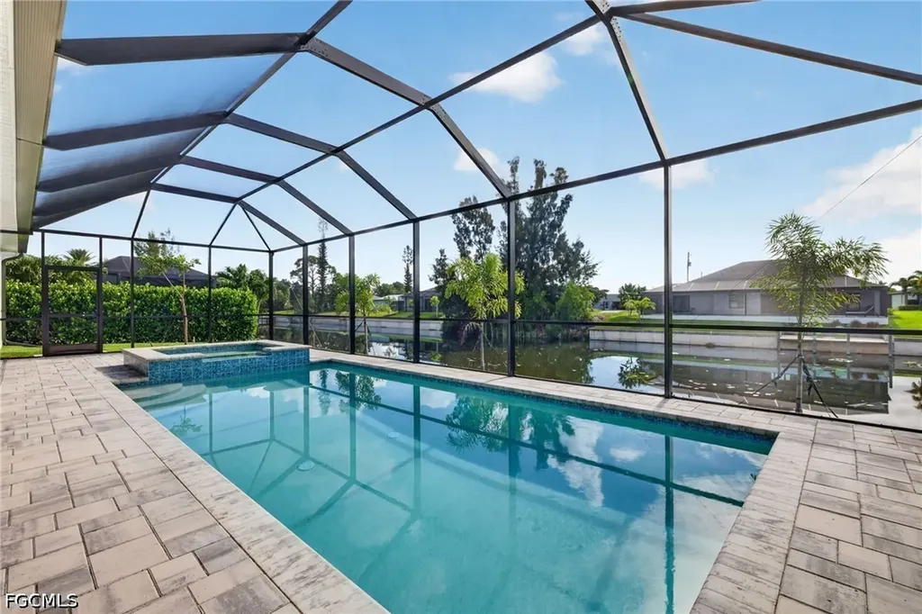 3033 SW 11th Place Cape Coral FL 33914
