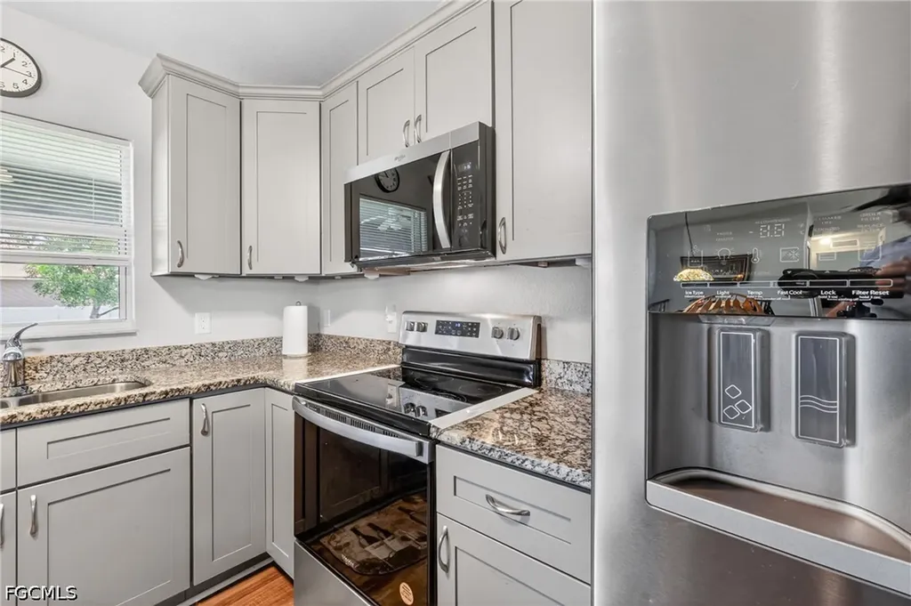 1904 NW Embers Terrace Cape Coral FL 33993
