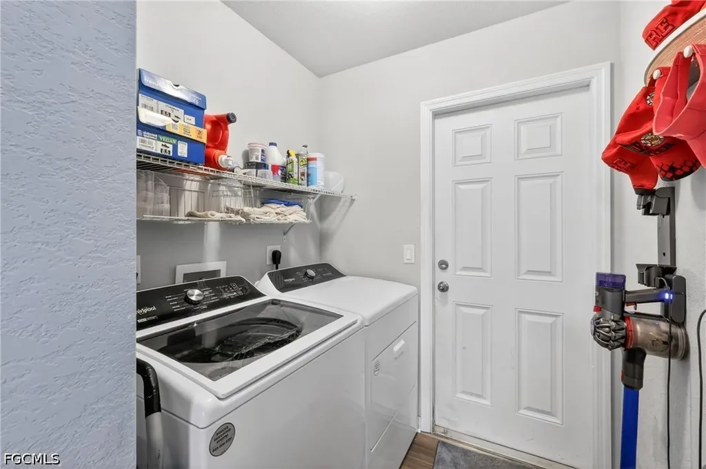 1904 NW Embers Terrace Cape Coral FL 33993