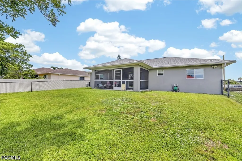 1904 NW Embers Terrace Cape Coral FL 33993