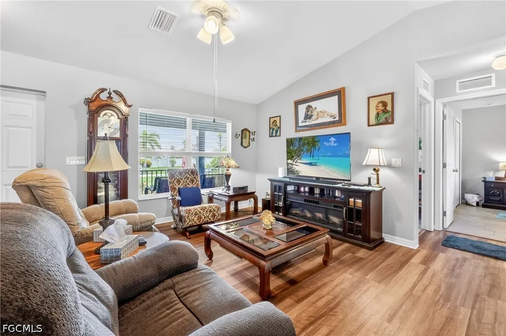 1904 NW Embers Terrace Cape Coral FL 33993