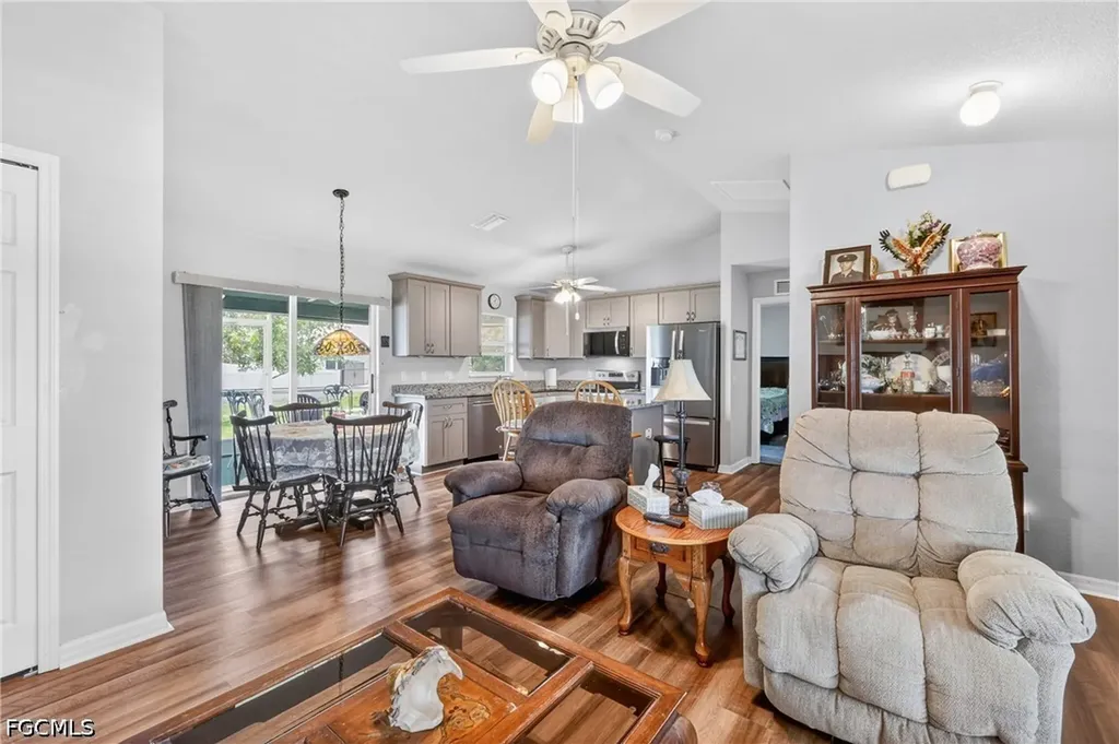 1904 NW Embers Terrace Cape Coral FL 33993