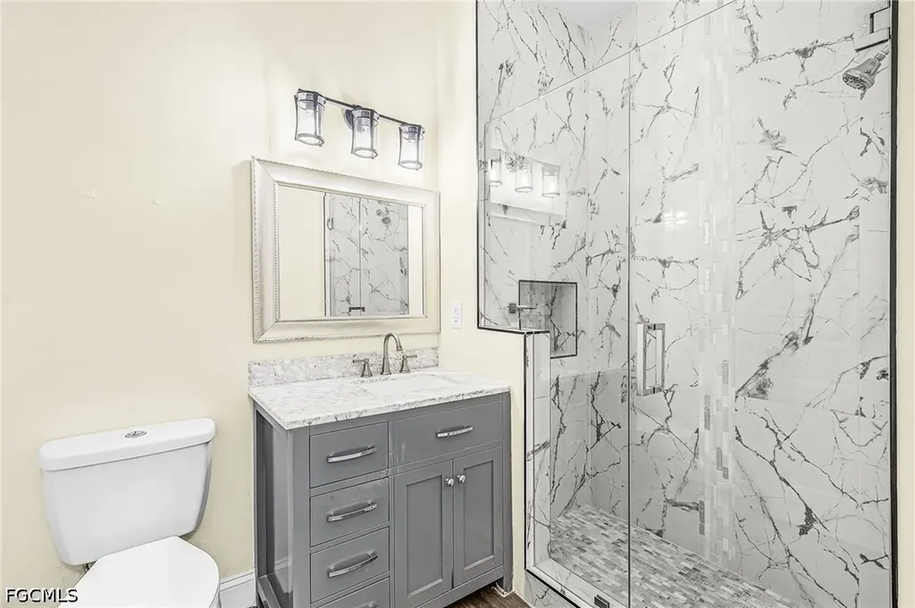 7542 Bristol Circle Naples FL 34120