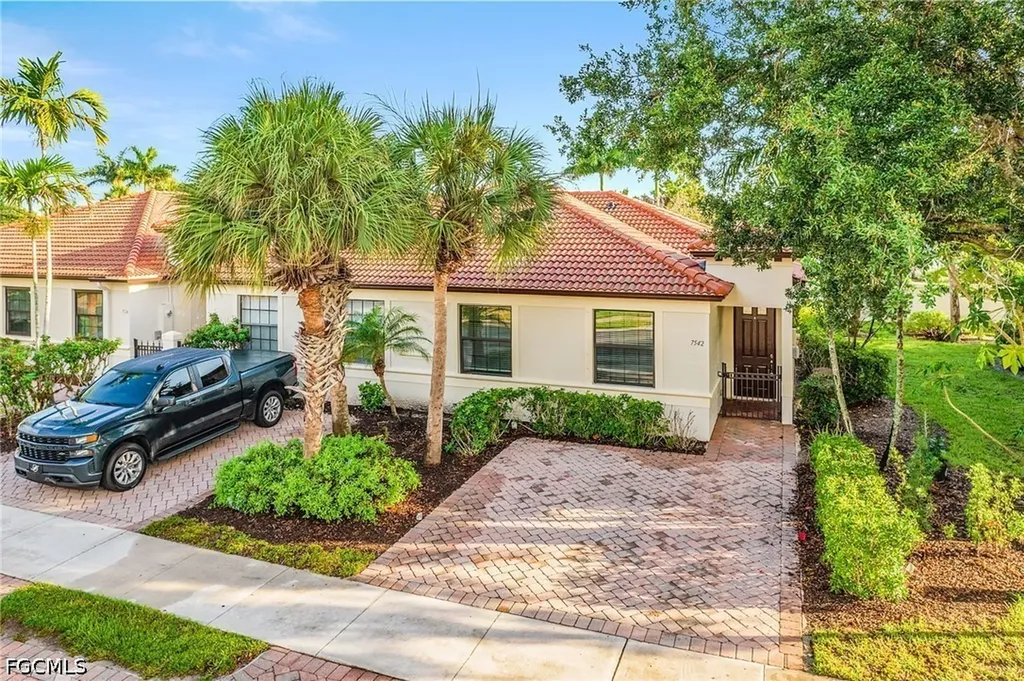 7542 Bristol Circle Naples FL 34120