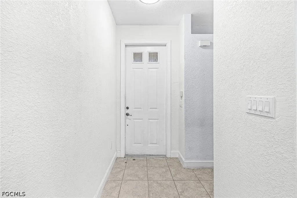 7542 Bristol Circle Naples FL 34120