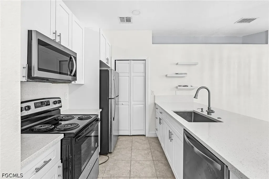 7542 Bristol Circle Naples FL 34120